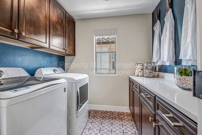 Building Photo - 43256 N Hinoki St