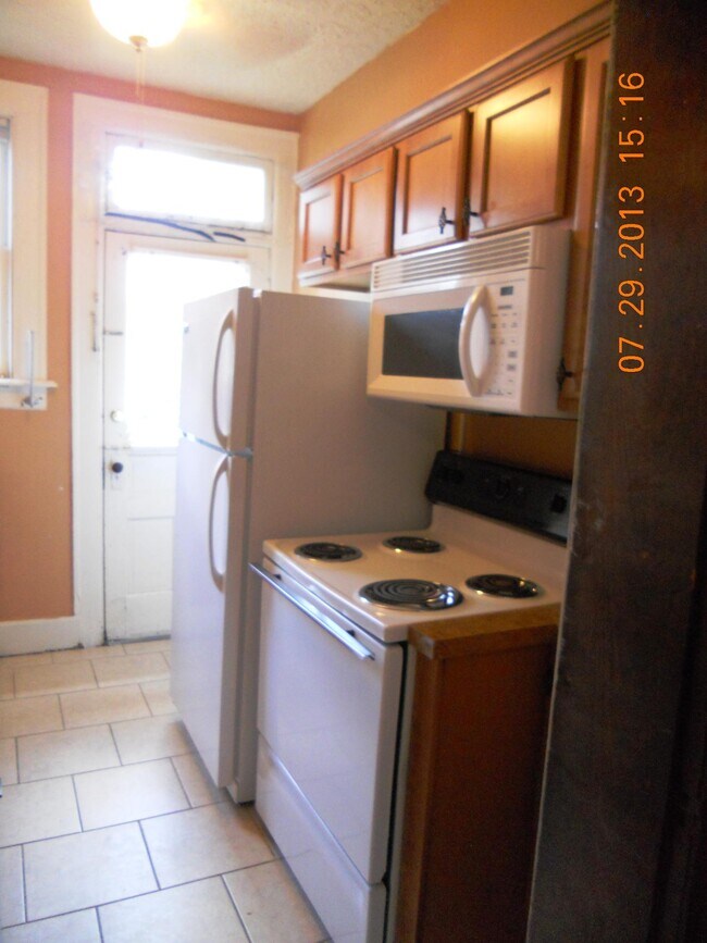 Building Photo - 2346 East Ave