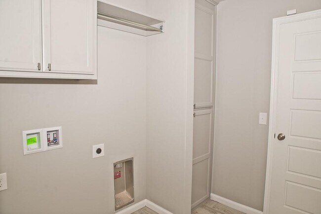 Building Photo - 1005 SW 140th St