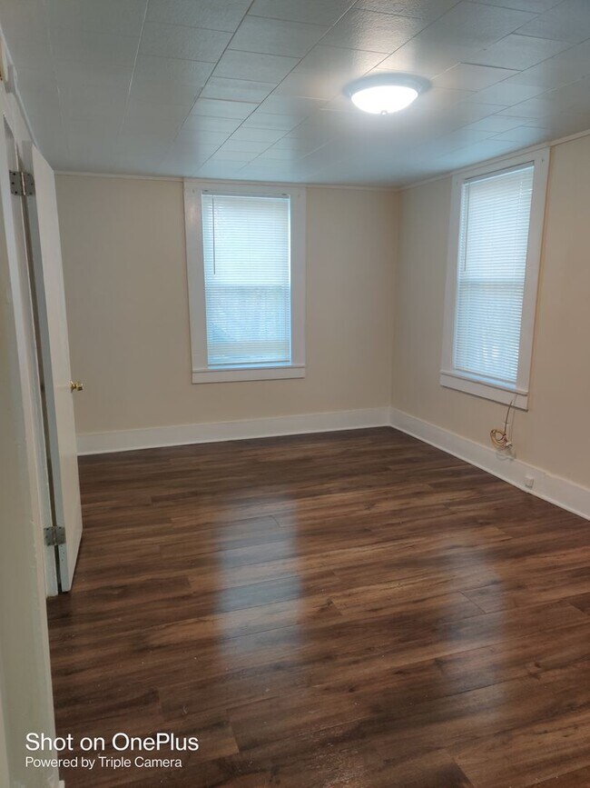 Building Photo - Gilbert Ave