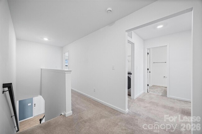 Building Photo - 512 Station St