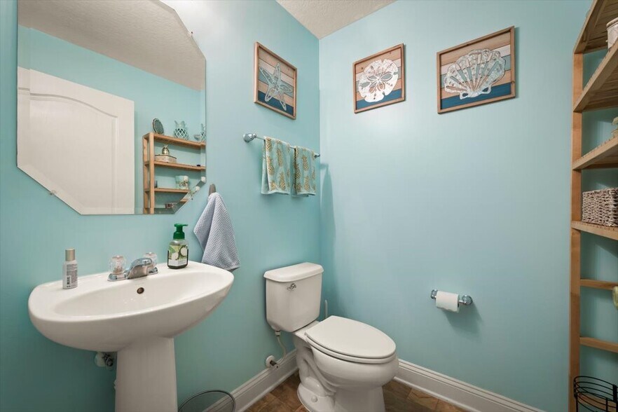 Building Photo - 11829 Carolwood Ln