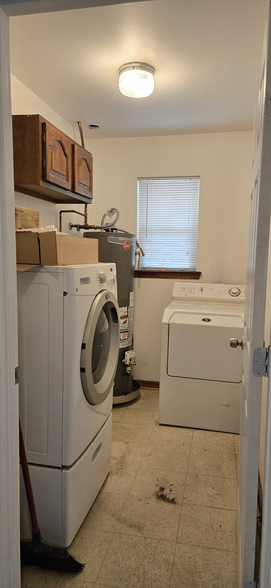 Building Photo - 4513 Temple St