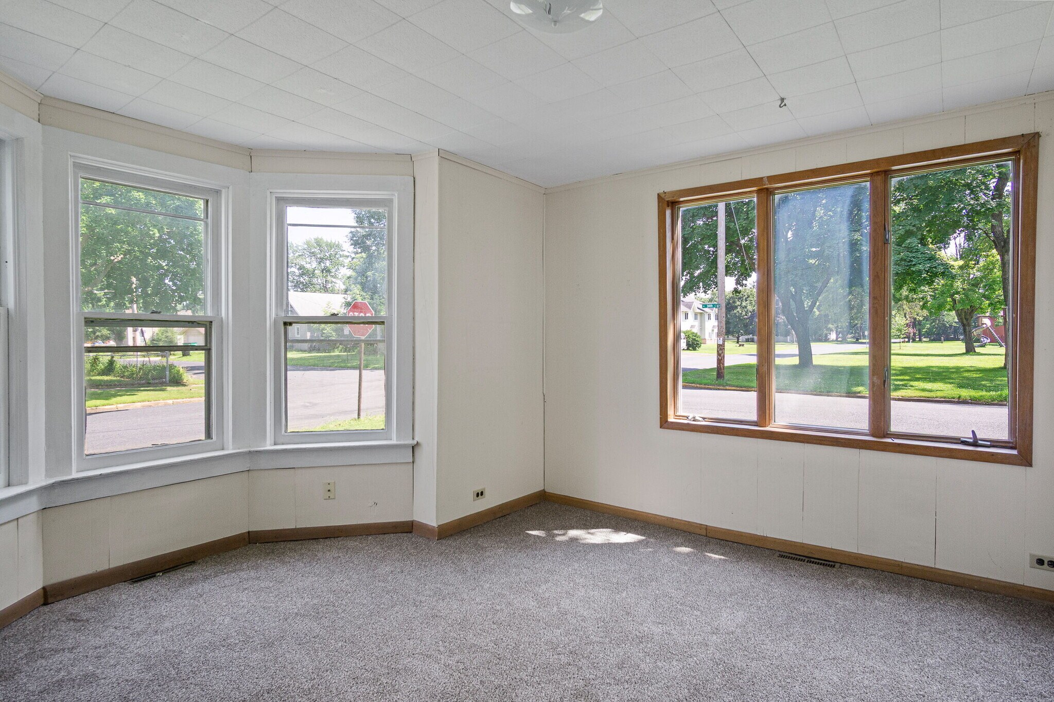 Building Photo - 1321 2nd St W