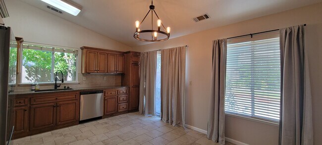 Building Photo - Beautiful Home in Hacienda Heights Subdivision