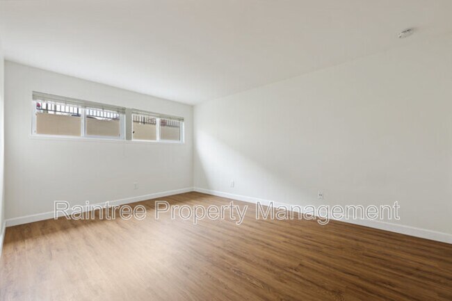 Building Photo - 620 W Solana Cir