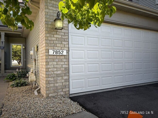 Building Photo - 7852 Garland Ln N