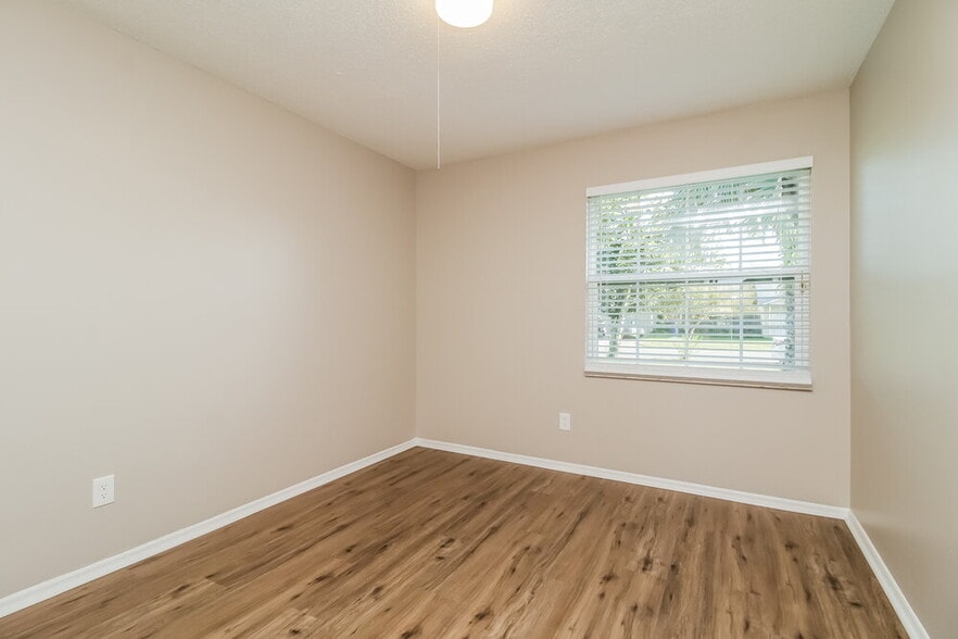 Building Photo - 1533 Colony Ave