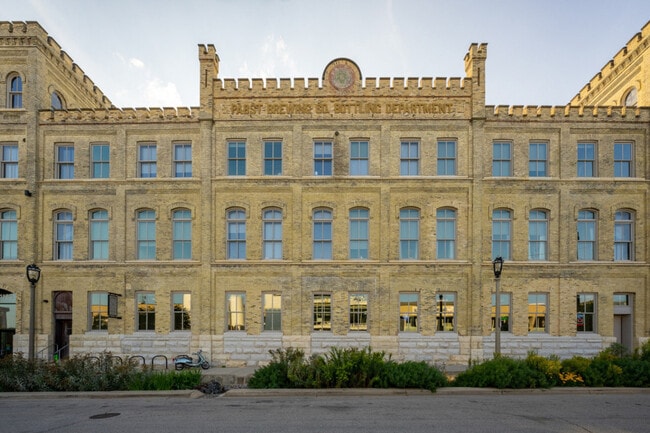 Building Photo - 1125 N 9th St