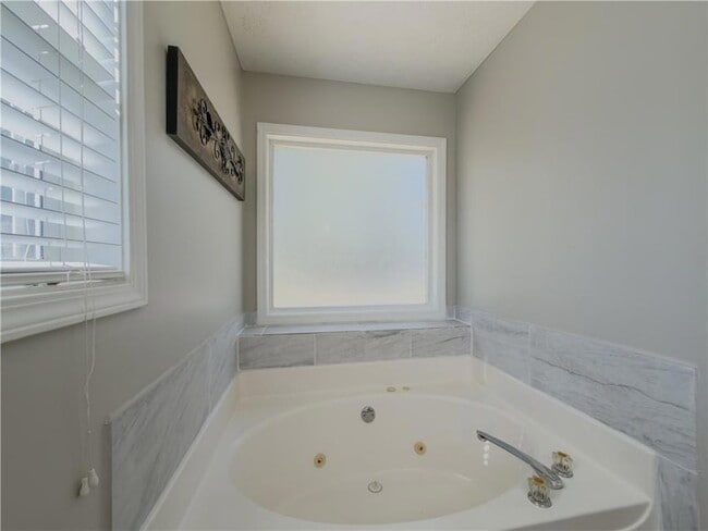 Building Photo - 593 Red Tip Ln