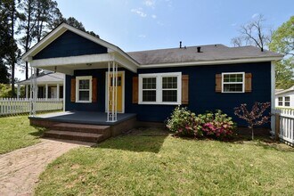 Building Photo - 3 Bed 2 Bath Home on Tech Drive