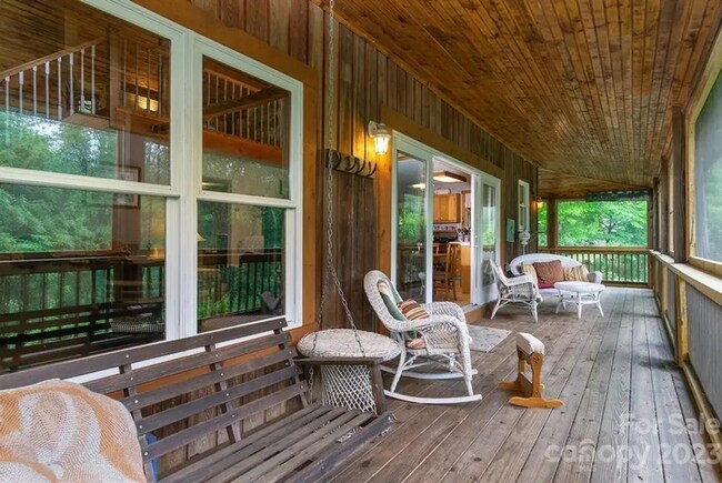 Building Photo - Woderfully Furnished Mountain Home