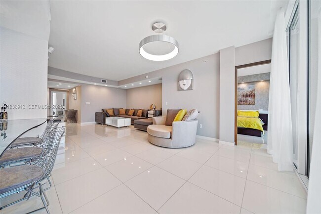 Building Photo - 17875 Collins Ave