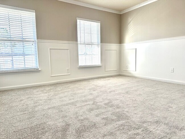 Building Photo - SPACIOUS 4 BEDROOM HOME IN PARK WEST - CHAPIN