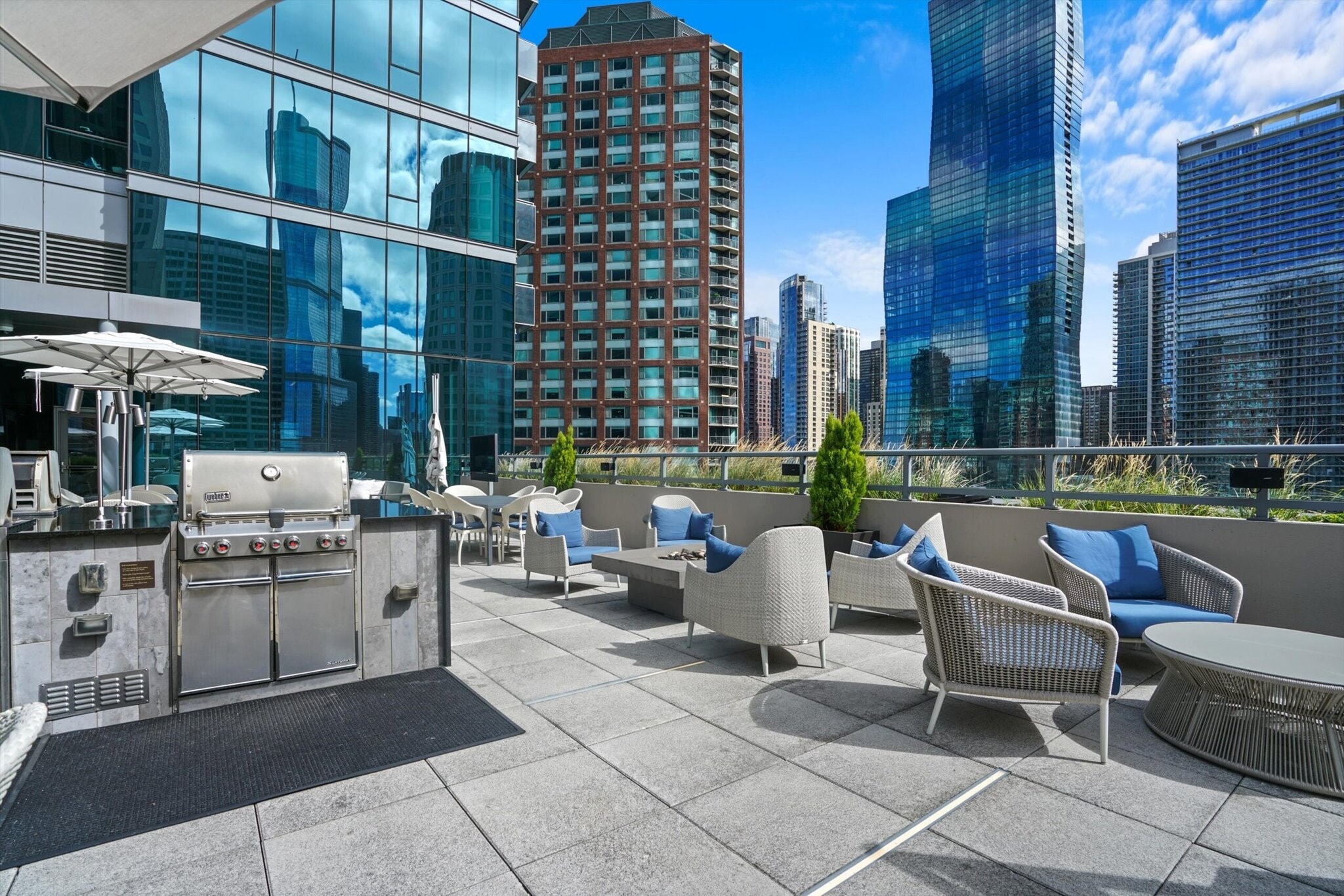 Building Photo - 352 E North Water St