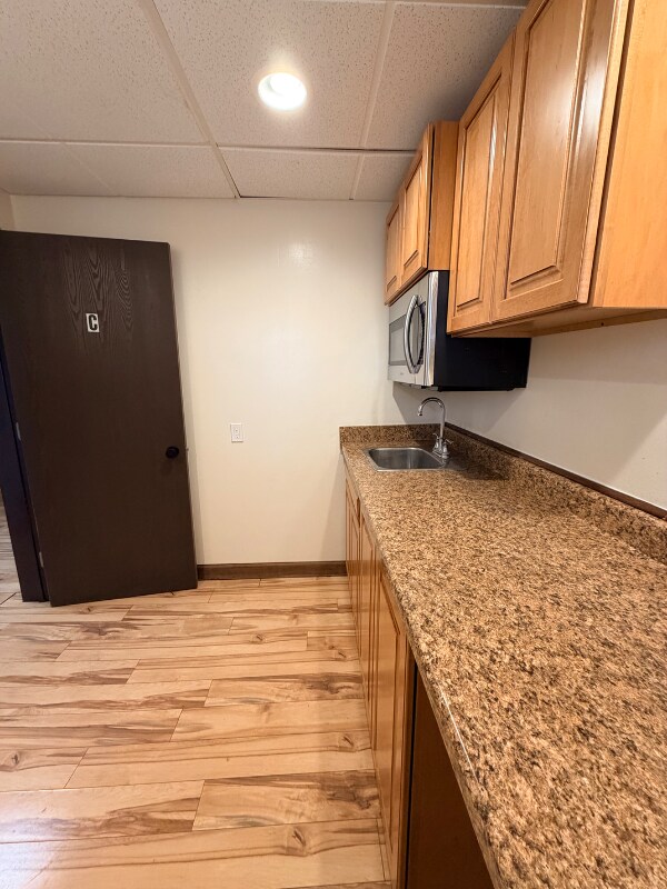 Building Photo - 1011 River Dr