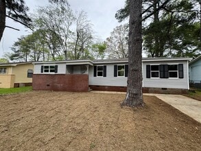 Building Photo - 742 Montclair Pl