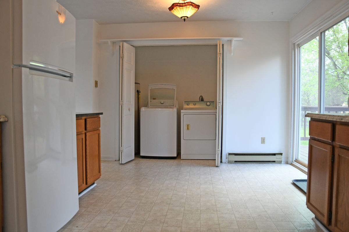 Building Photo - 218 Bluebird Dr