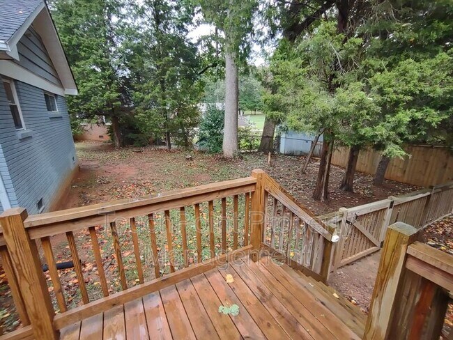 Building Photo - 6414 Elmwood Cir