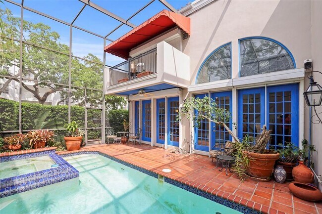 Building Photo - 4941 Bayshore Blvd