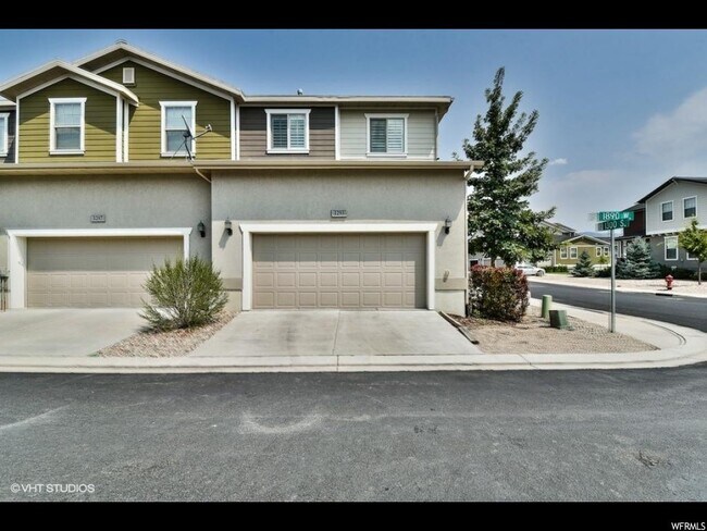 Building Photo - 1293 S Mountain Crest Dr