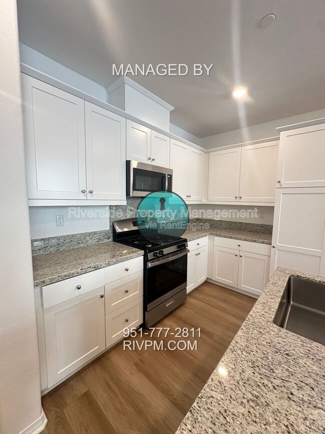 Building Photo - 34495 Agave Dr