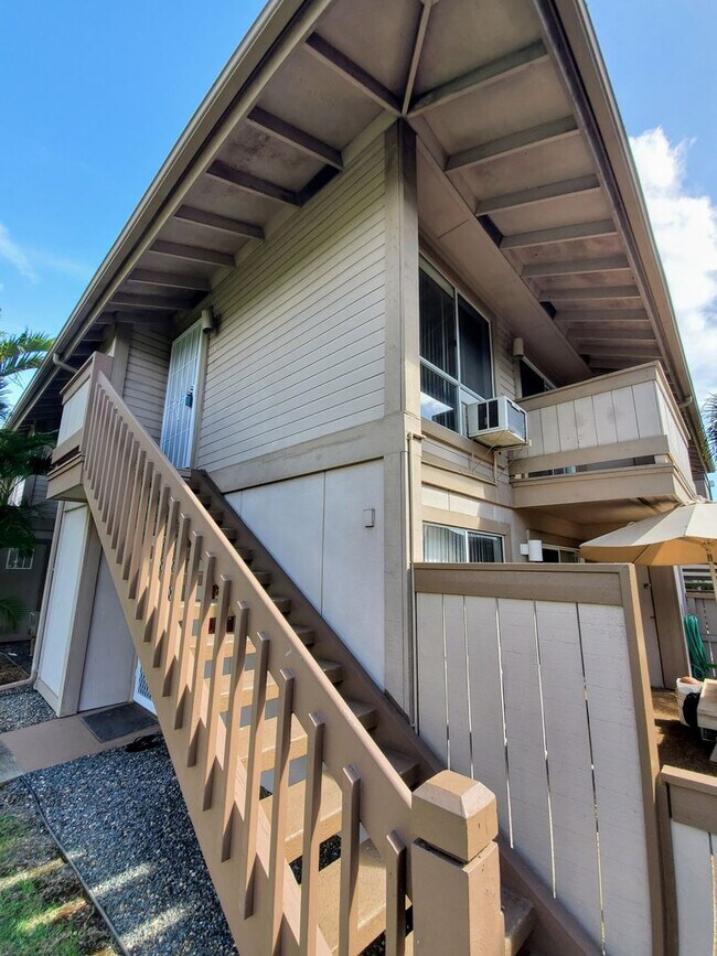 Building Photo - Now available, Fresh & Bright 2bd, 1.5ba 2nd Floor Corner-Unit located in the beautiful Palm Villas