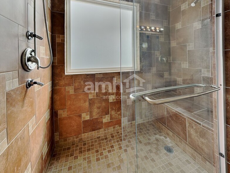 Building Photo - 10607 Secret Garden Ln
