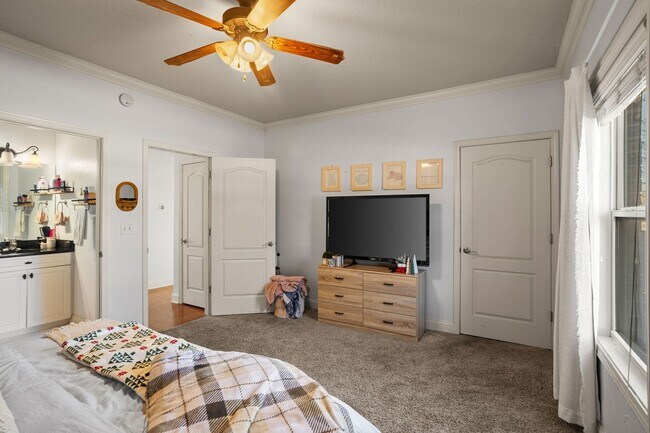 Building Photo - Plainsview Condo | 2 Bed 2 Bath