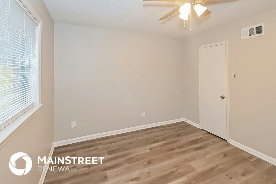 Building Photo - 4229 Forest View Dr