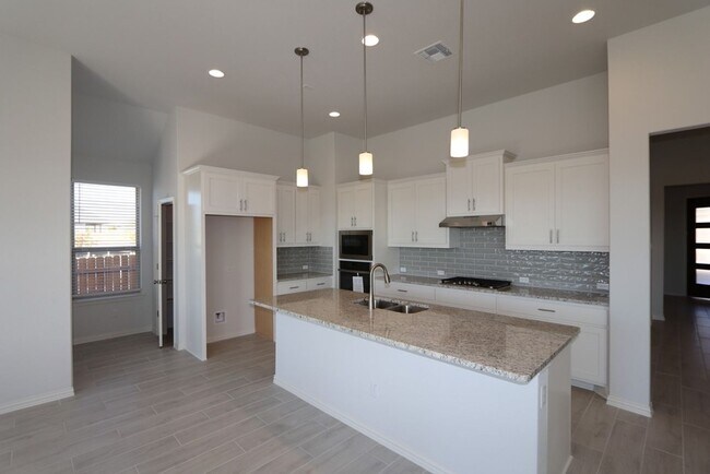 Building Photo - $500 OFF 1 MO RENT!!-Bigger and Better than the rest!