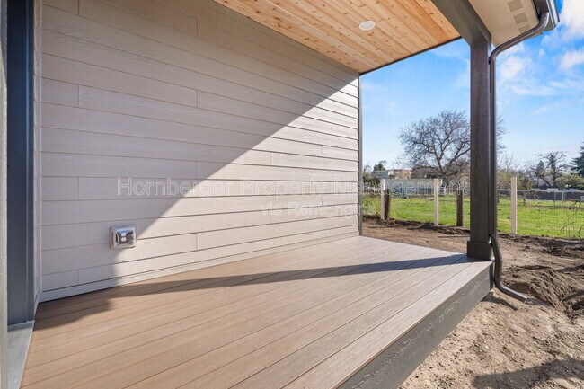 Building Photo - 222 N Sargent Rd