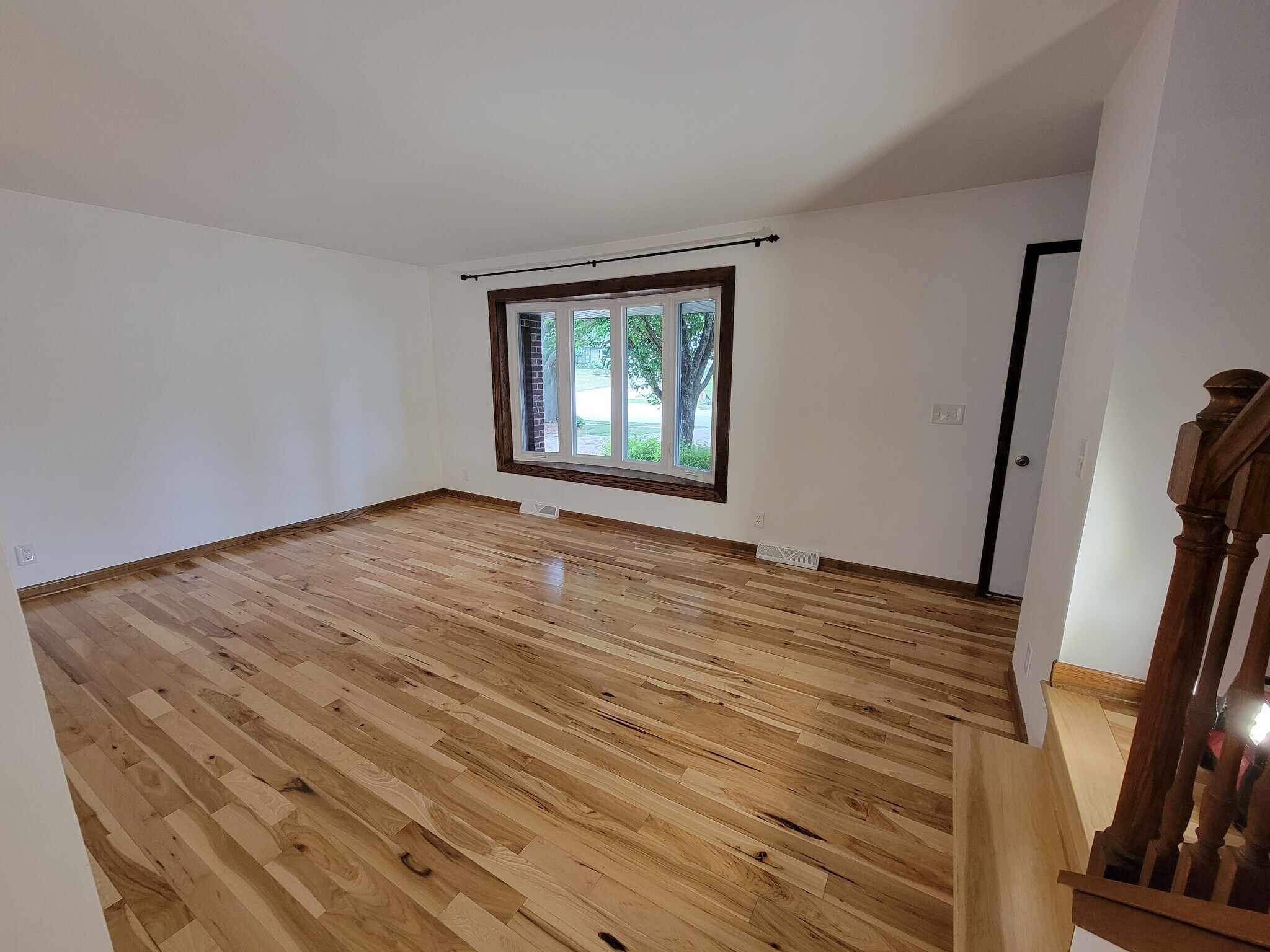 Building Photo - 1049 S Imperial Dr