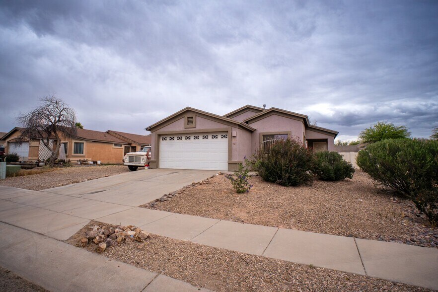 Building Photo - 3724 W Fitzwater Ct