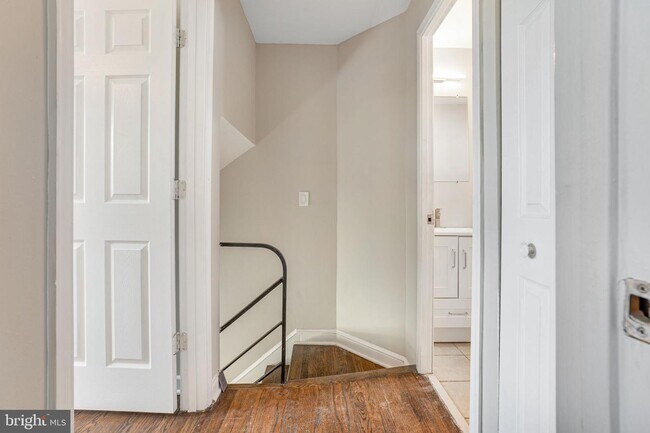 Building Photo - 3815 28th Ave