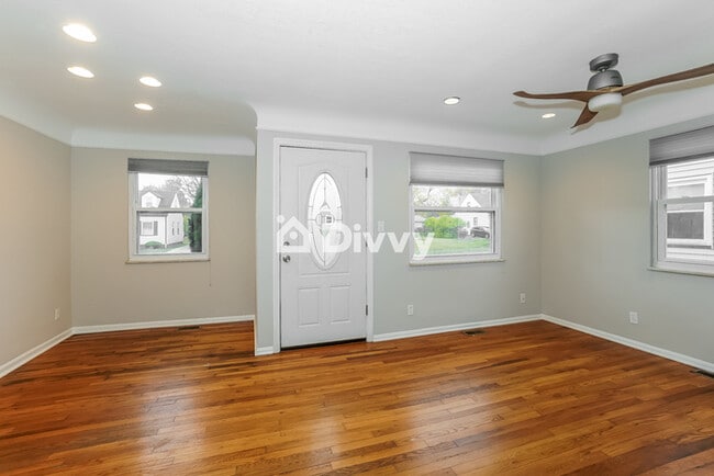 Building Photo - 4914 Lincoln Ave, Parma, OH 44134