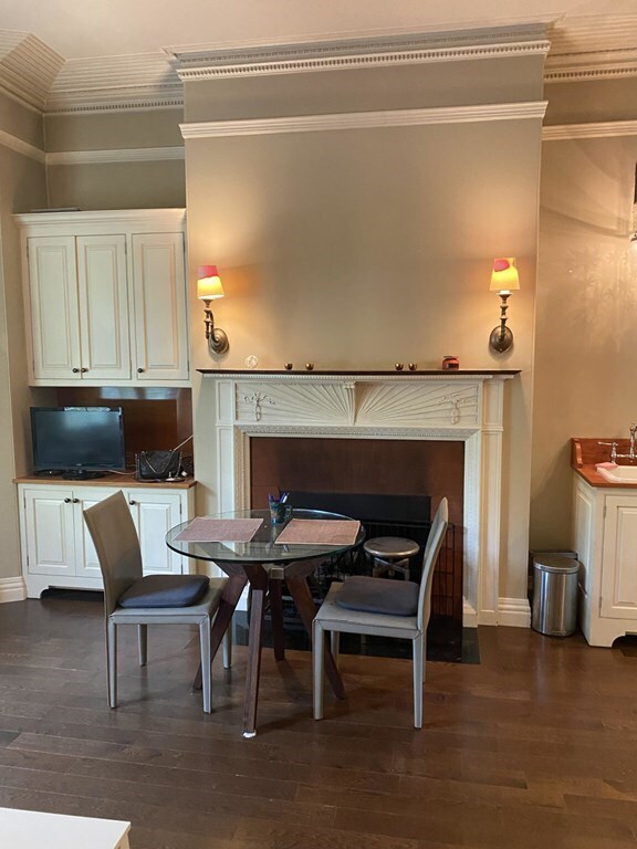 Building Photo - 259 Marlborough St