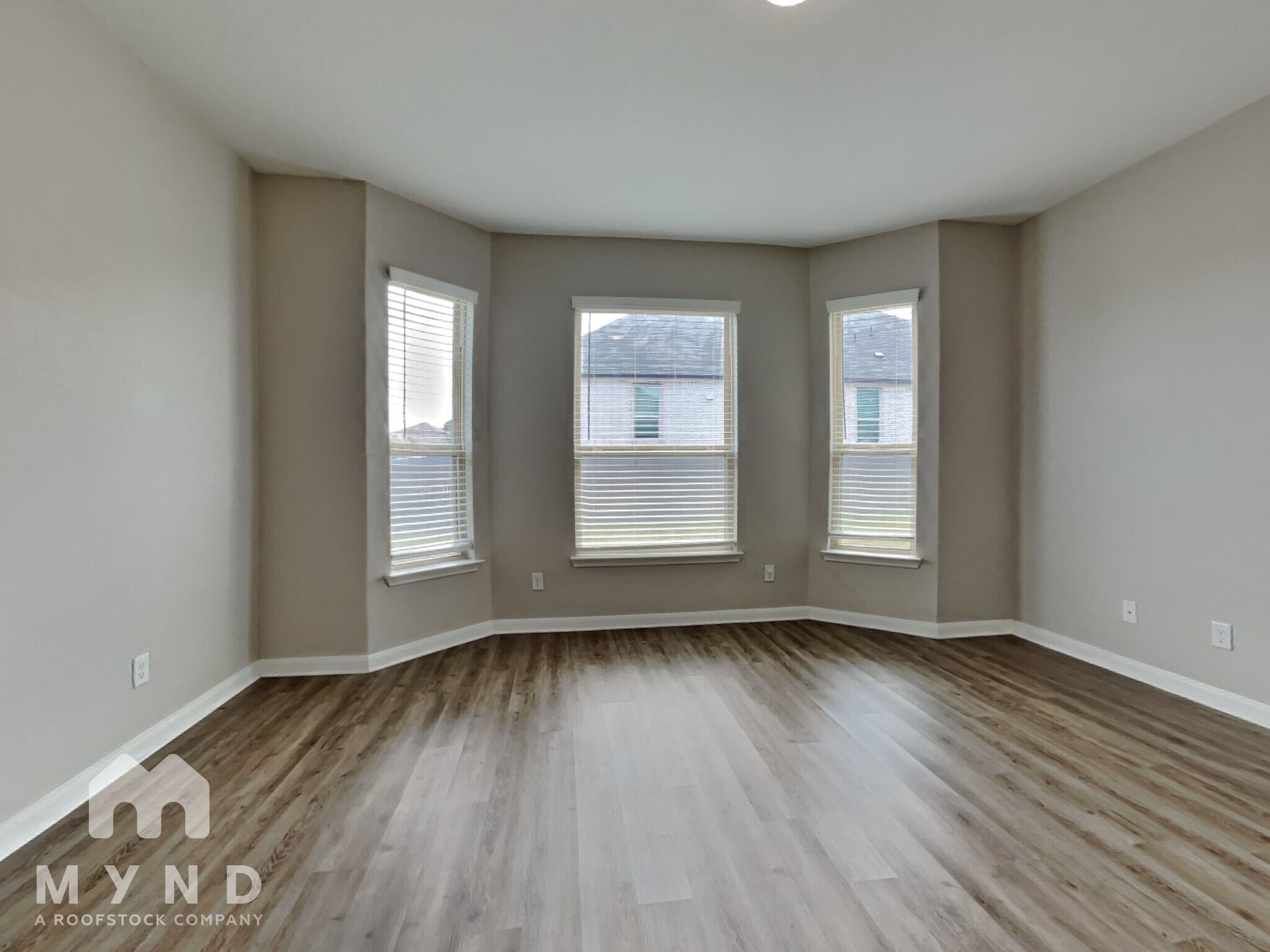 Building Photo - 2066 Rhesus Vw