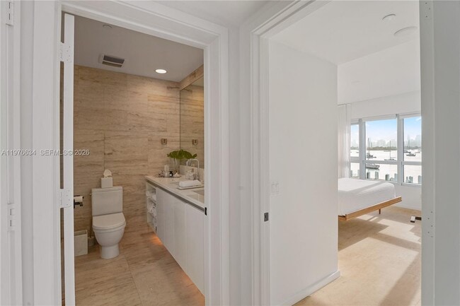 Building Photo - 1491 Lincoln Terrace