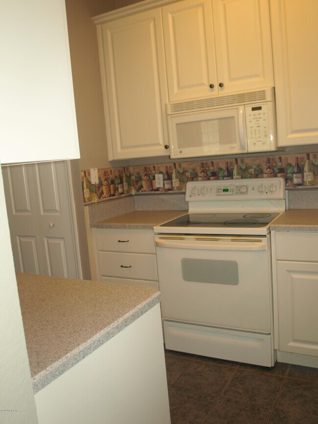 Building Photo - 830 Airport Rd