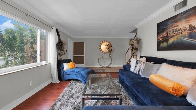 Building Photo - 6 Spinning Wheel Ln