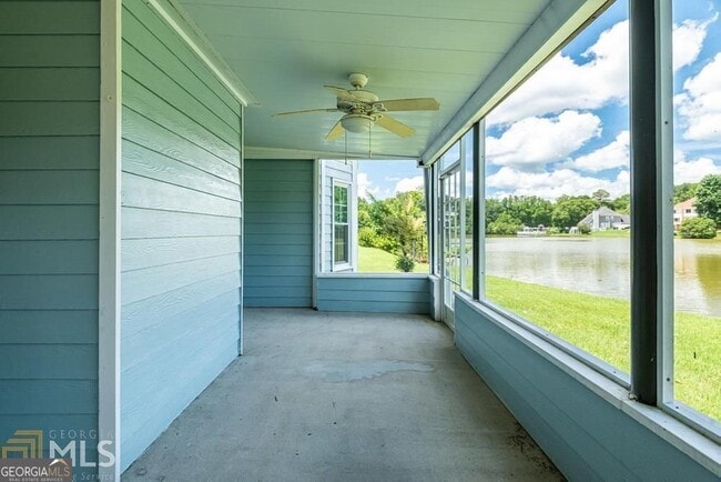 Building Photo - 225 Heritage Lake Dr