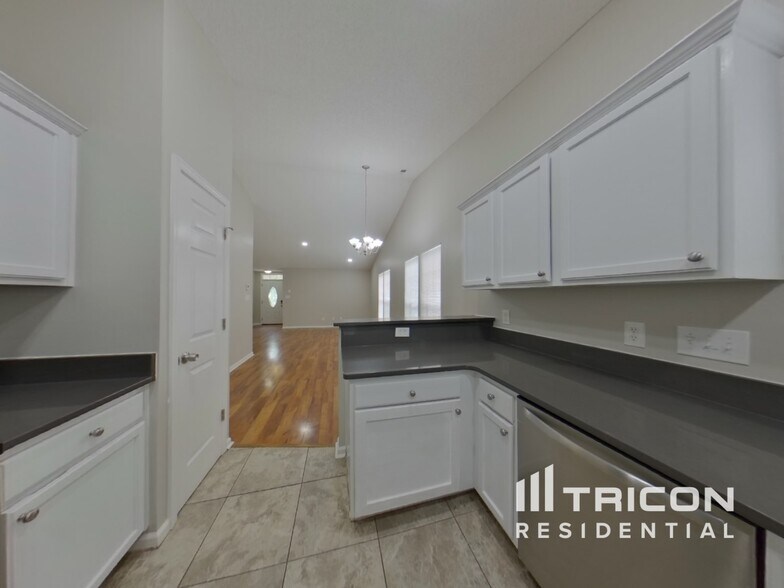 Building Photo - 3027 Salmon River Dr