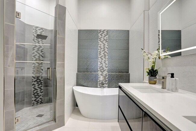 Building Photo - 6584 Villa Sonrisa Dr