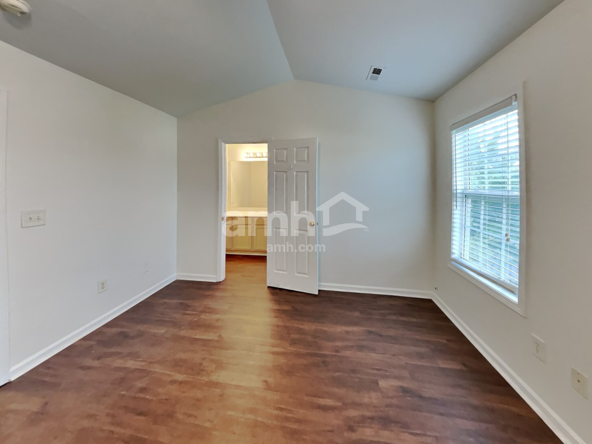 Building Photo - 117 Sawhorse Dr