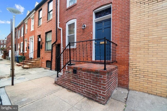 Building Photo - 2112 Cambridge St