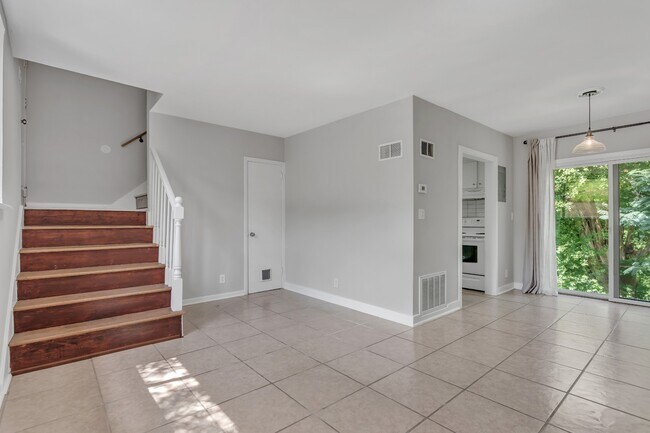 Building Photo - 622 Ermac Dr