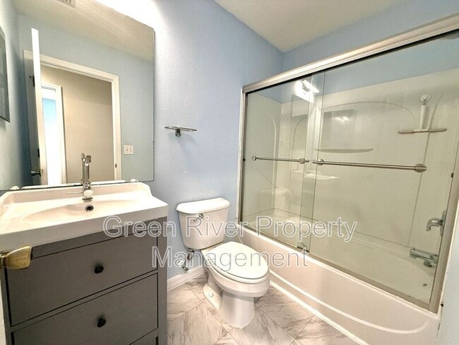 Building Photo - 1500 Calming Water Dr