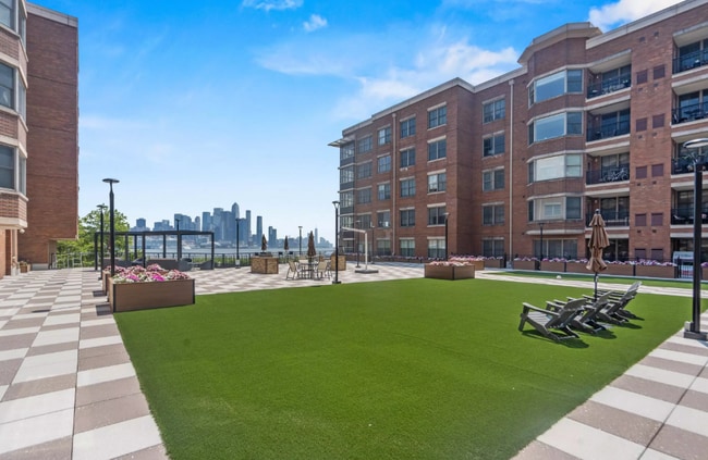 Building Photo - 20 Ave at Port Imperial