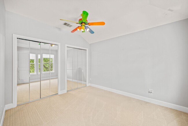 Building Photo - 258 Tuxedo Ave